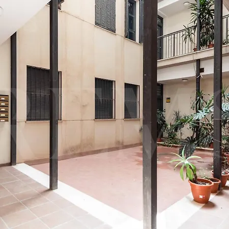 Inviting Apartment In The Heart Of Malaga By Rems Exterior photo