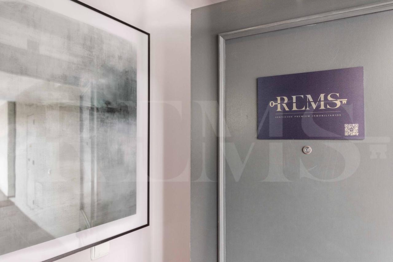 Apartament Inviting In The Heart Of By Rems *